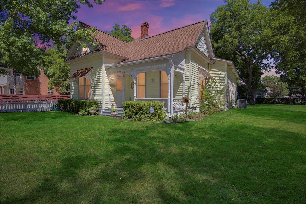502 Williams Avenue - Photo 1