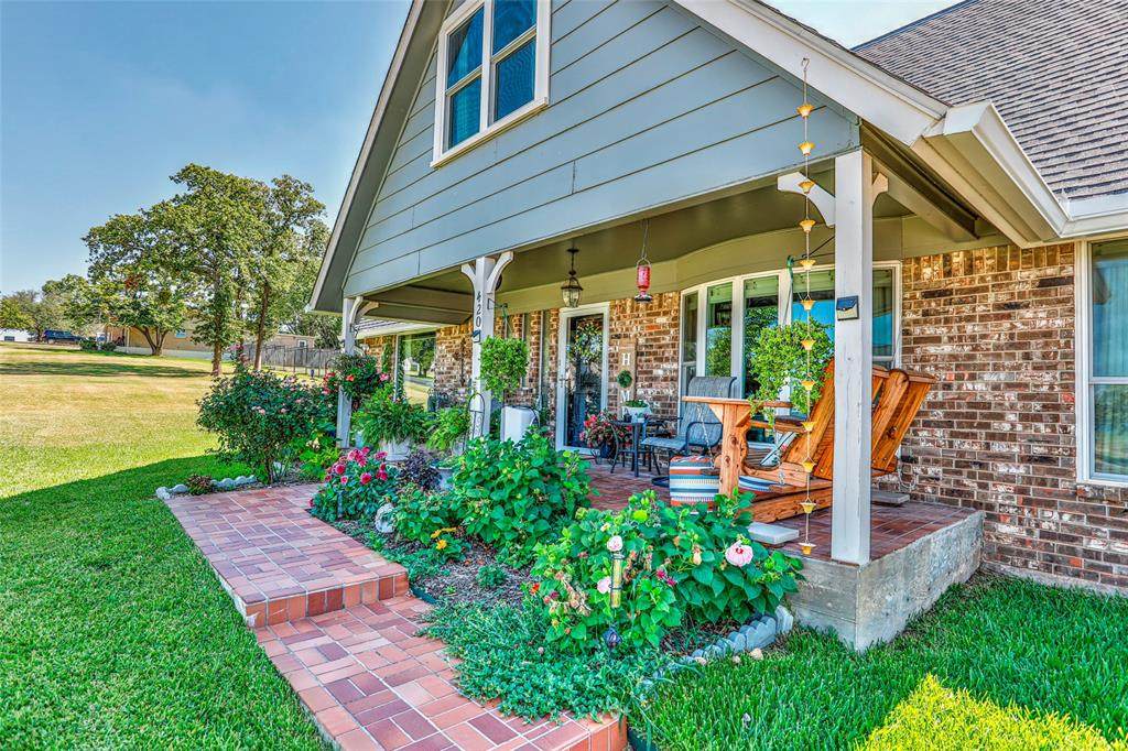 420 Kiowa Drive - Photo 1