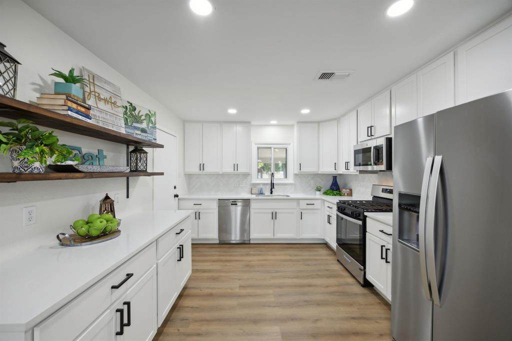 1013 Wade Hampton Street - Photo 1