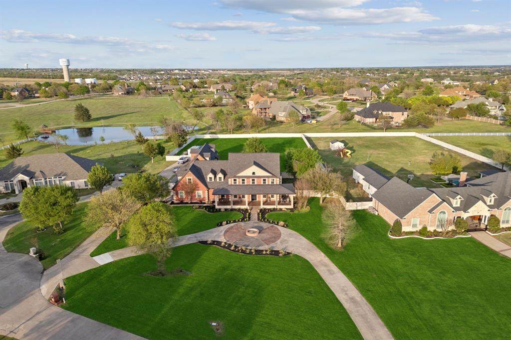 401 Willowcrest - Photo 1