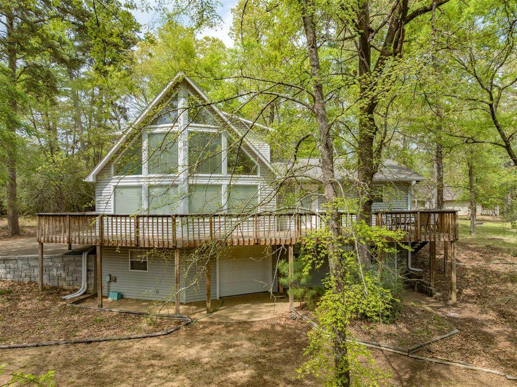 203 Lakewood Circle - Photo 1