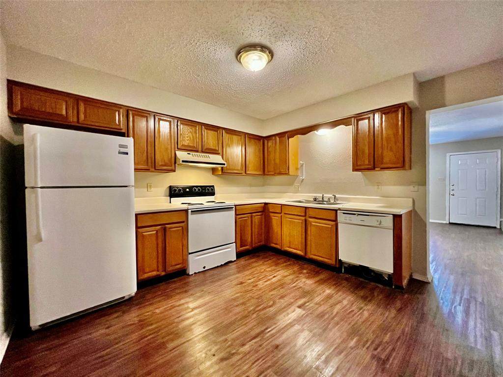 3053 Olympia Drive - Photo 1