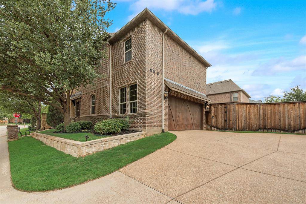 1105 Haven Circle - Photo 1