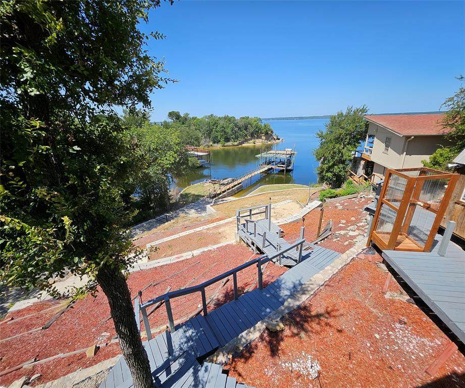 411 Lake Shore Circle - Photo 1