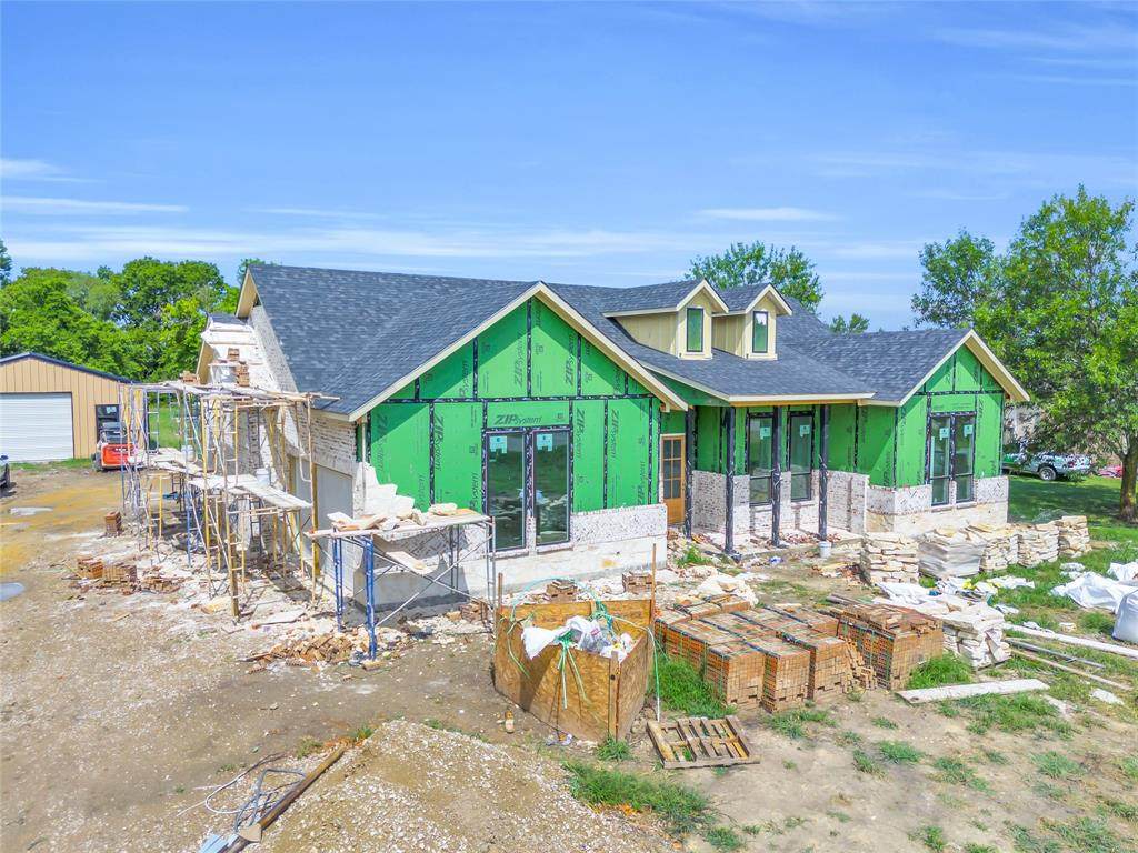 712 Wildwood Drive - Photo 1