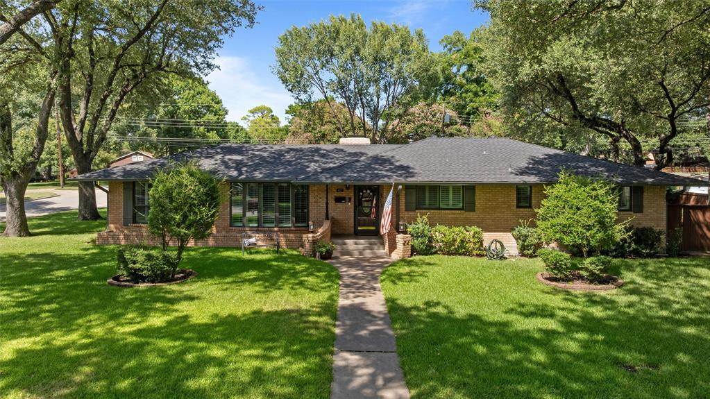 427 Riggs Circle - Photo 1