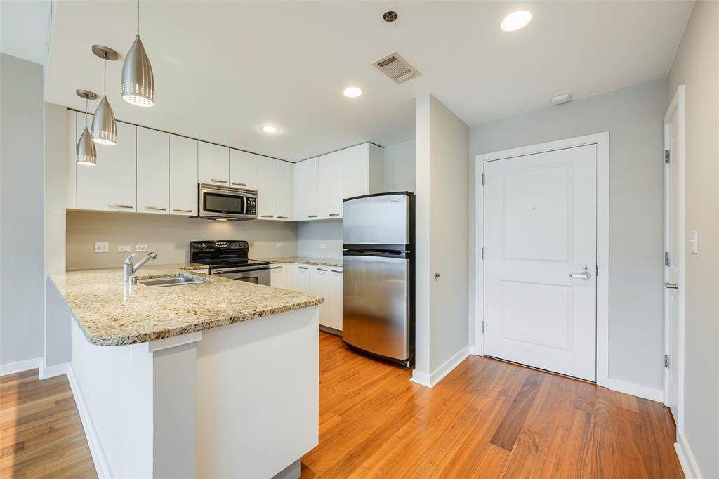 1200 Main Street - Photo 1