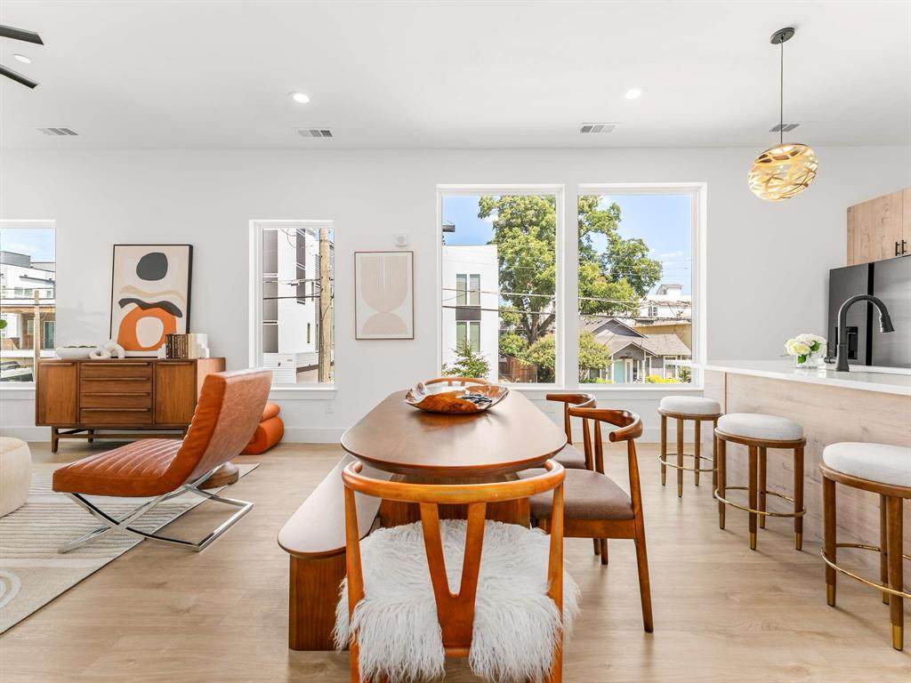 2015 Prairie Avenue - Photo 1