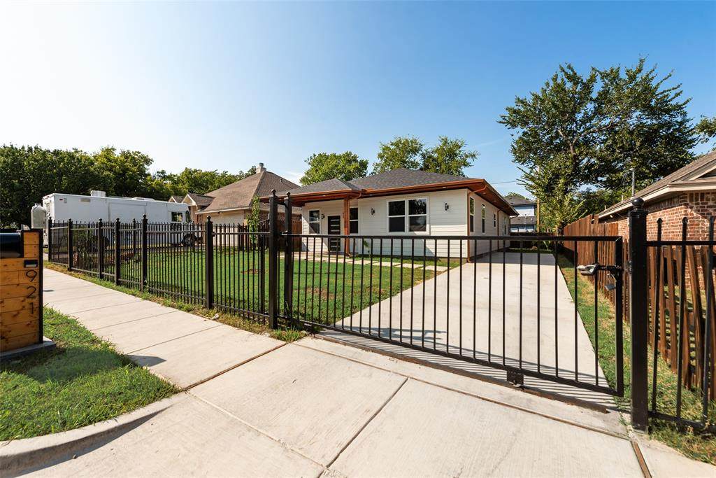 921 Bessie Street - Photo 1