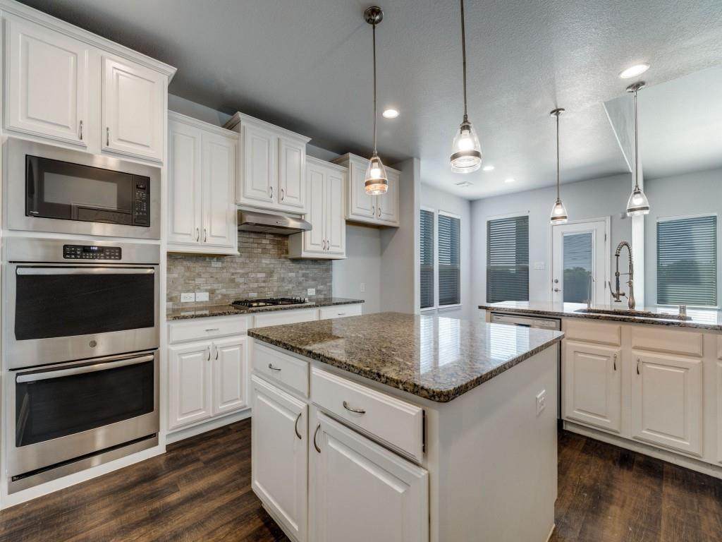 2523 Linwood Drive - Photo 1