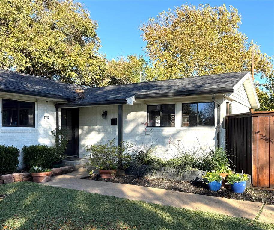 3581 Woodleigh Drive - Photo 1