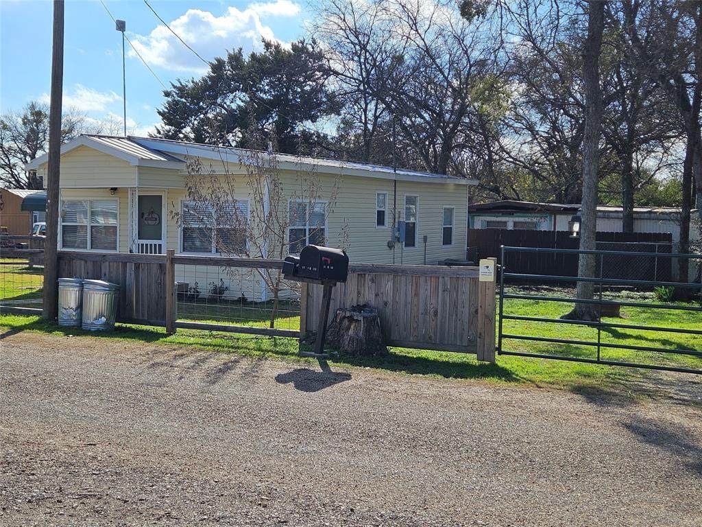 172 County Road 1313 - Photo 1