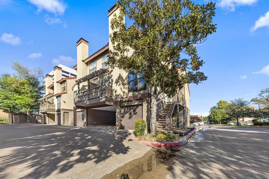 5757 University Boulevard - Photo 1