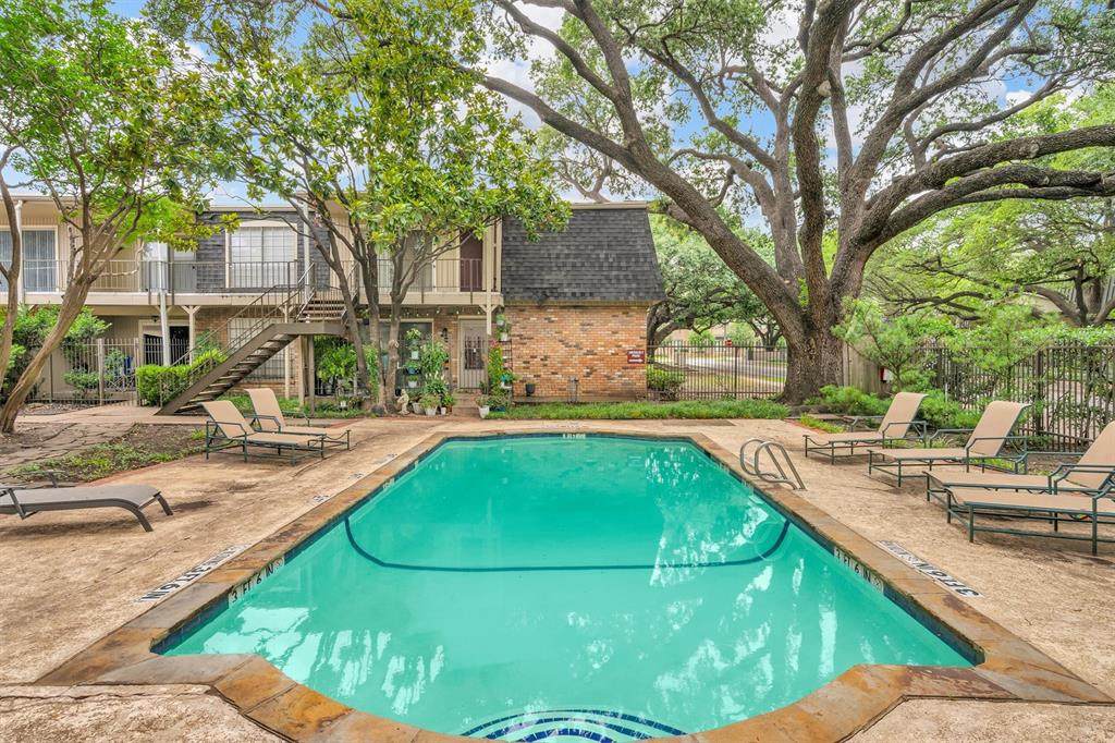 5305 Fleetwood Oaks Avenue - Photo 1