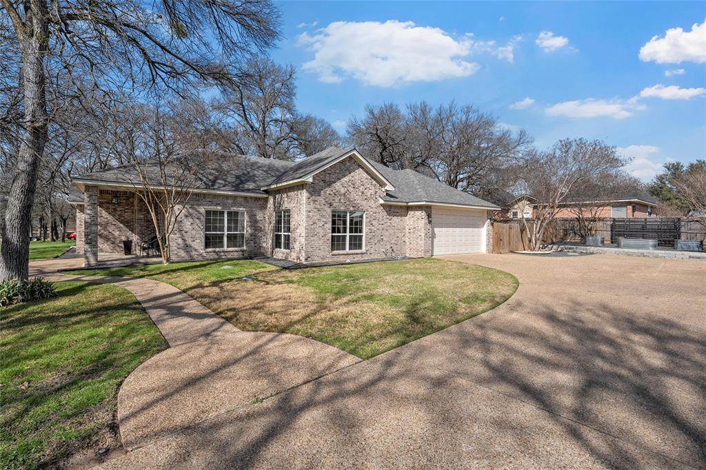 117 Lost Oaks Drive - Photo 1