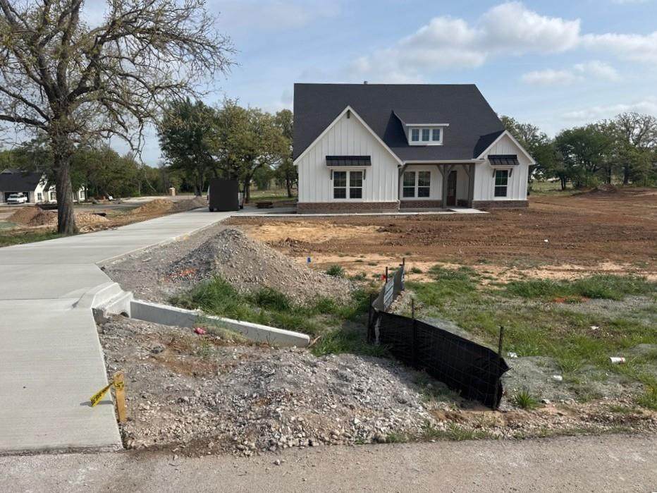 160 Oak Grove Way - Photo 1