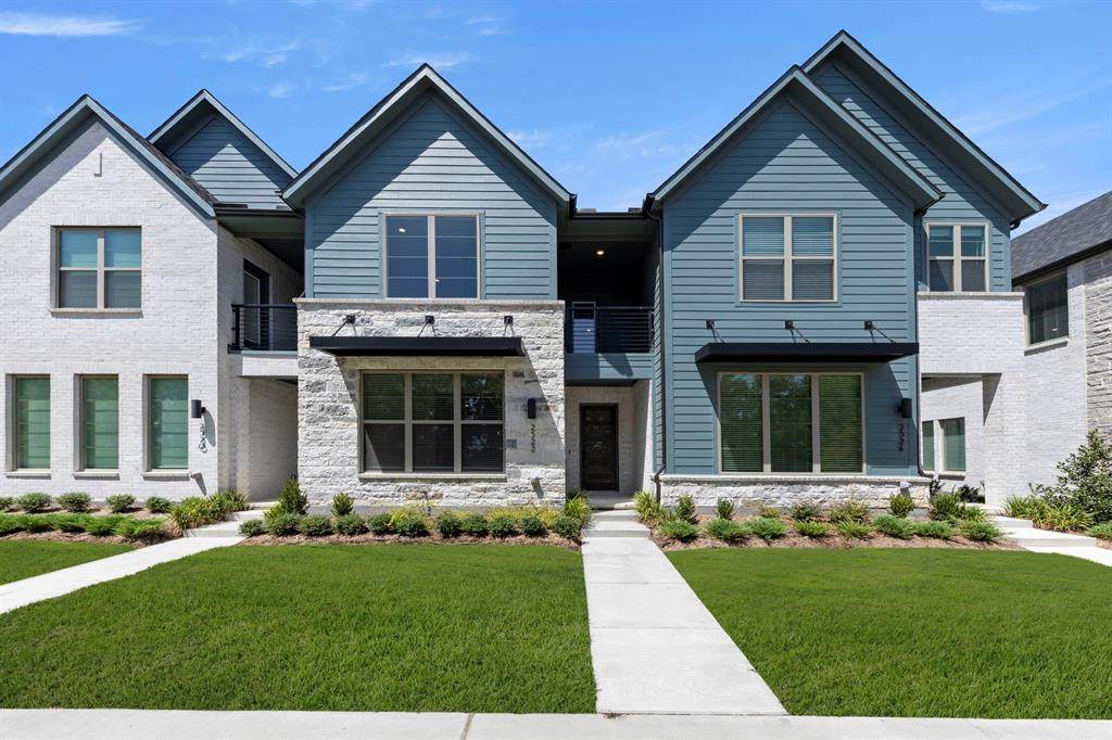 2522 Campden Mews - Photo 1