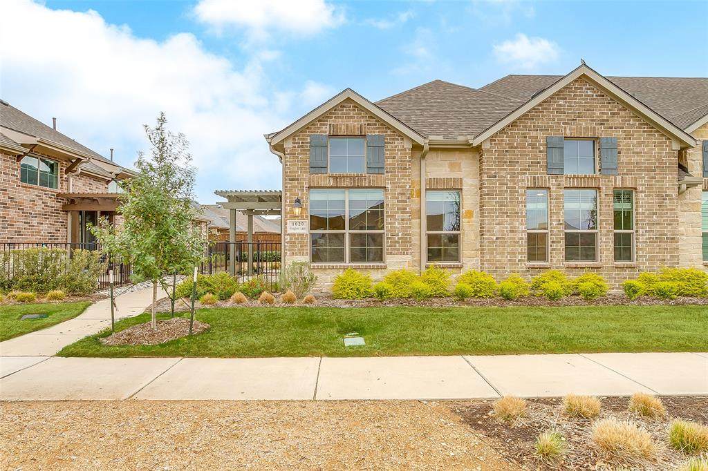 1020 Foxglove Lane - Photo 1