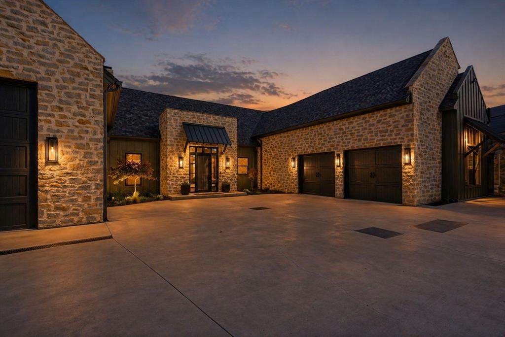 5405 Edgewater Drive - Photo 1