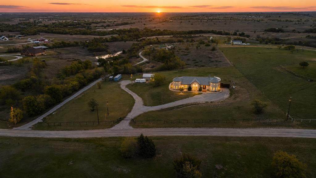1395 Private Road 4011 - Photo 1