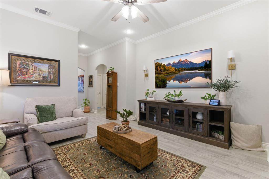 1005 Tippit - Photo 1