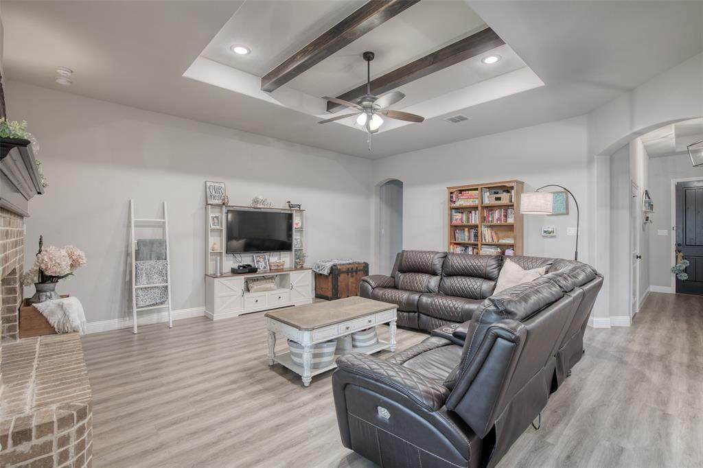 211 Rees Avenue - Photo 1