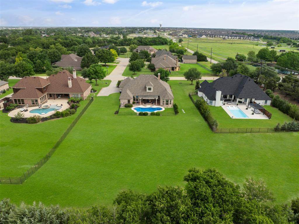 2000 Fair Oaks Lane - Photo 1