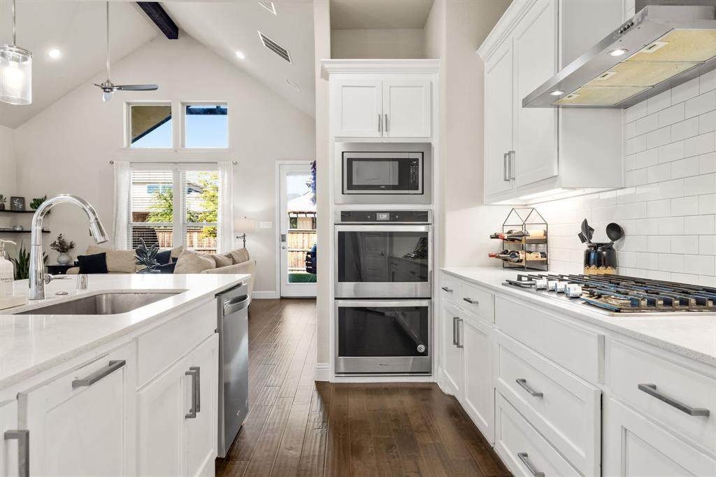 2270 English Ivy Road - Photo 1