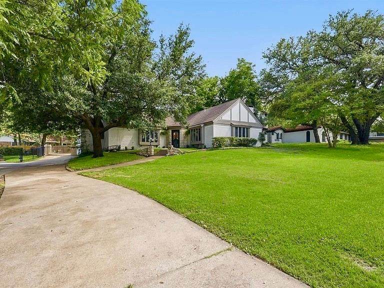 240 Timberlake Drive - Photo 1