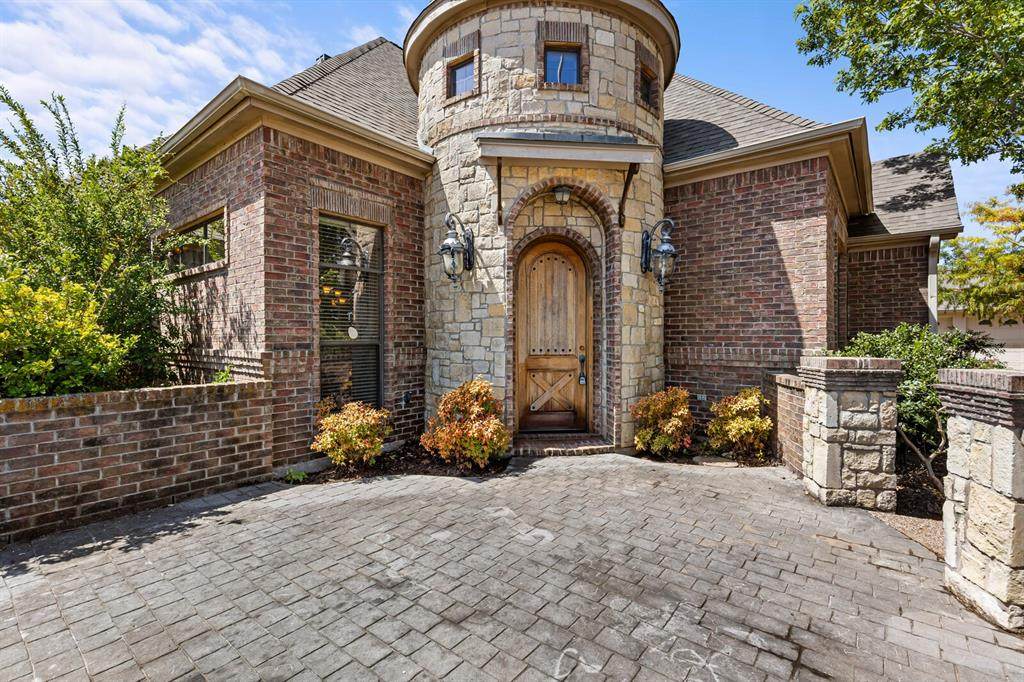 610 Vanishing Oaks Drive - Photo 1