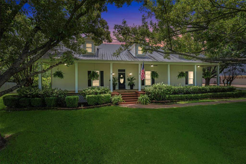 340 Hunters Hollow Drive - Photo 1