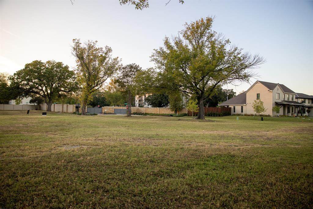 241 Summersby Lane - Photo 1
