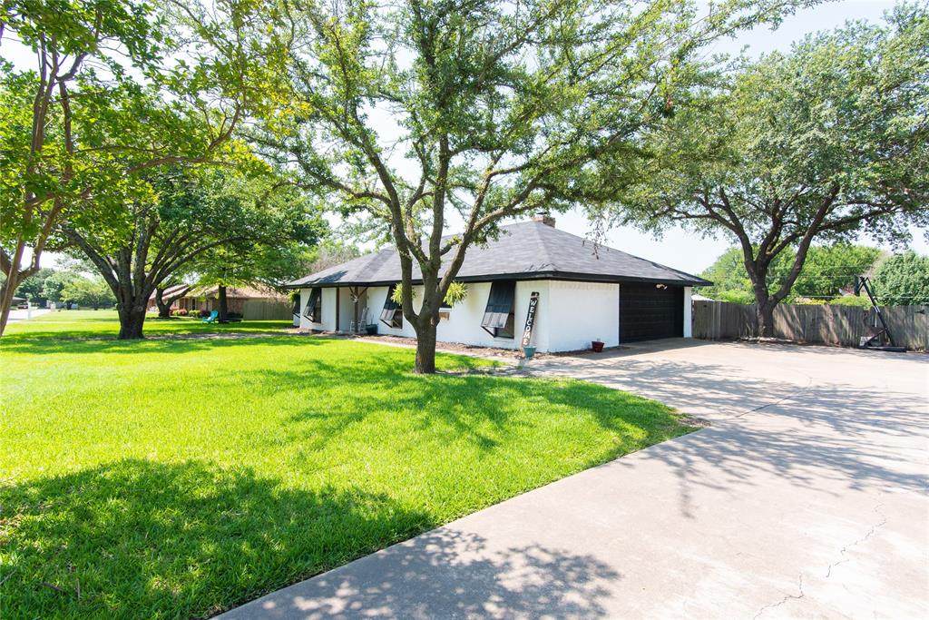 11 Lee Drive - Photo 1