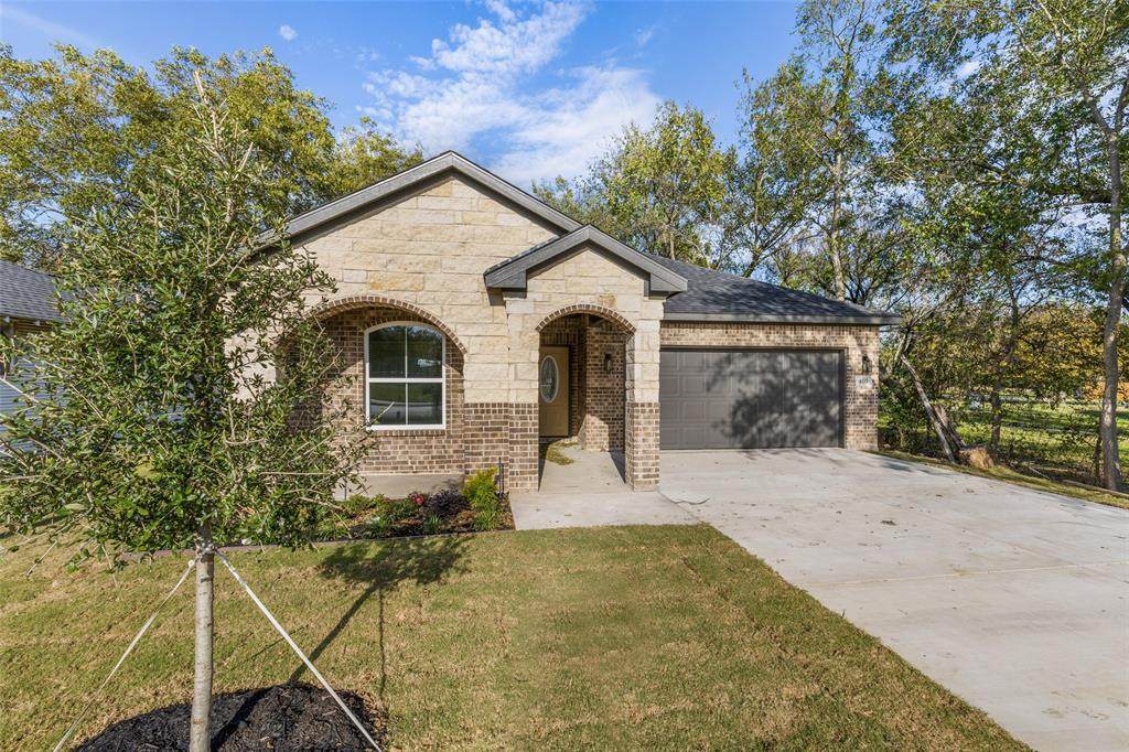 405 Runnels Street - Photo 1