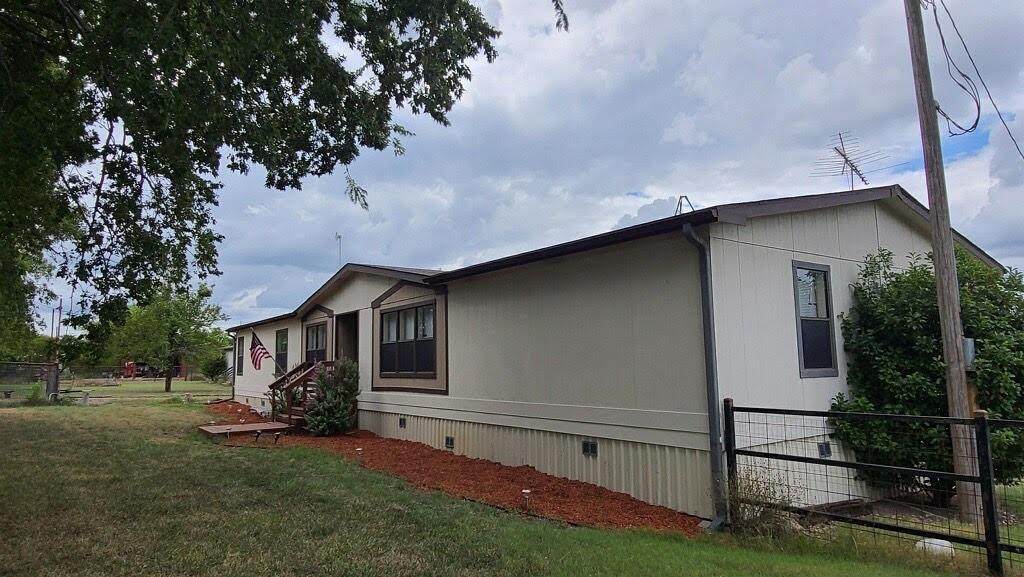 1042 Oxford Crossing Road - Photo 1