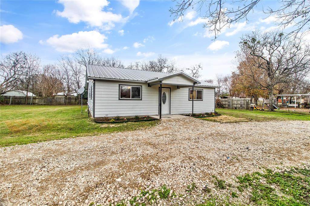 204 Benton Street - Photo 1