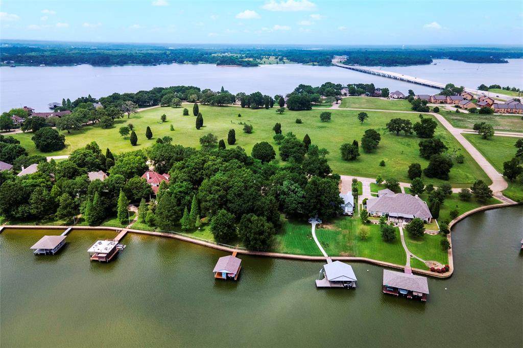 225 Lakeside Drive - Photo 1