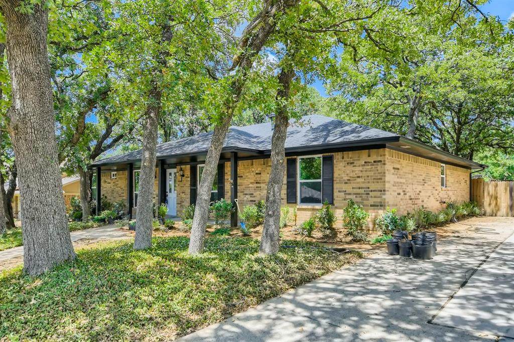 901 Skylark Drive - Photo 1