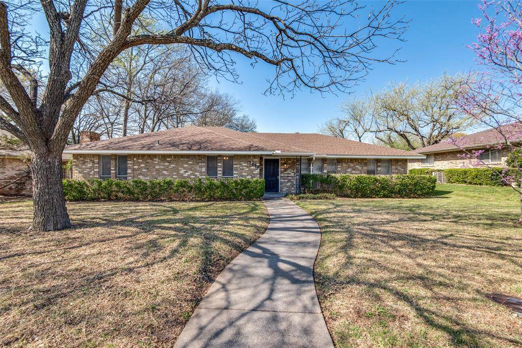 1109 Shadywood Lane - Photo 1