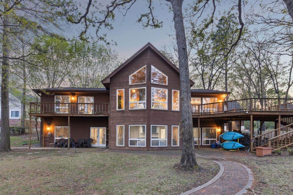 215 Beverly Drive - Photo 1