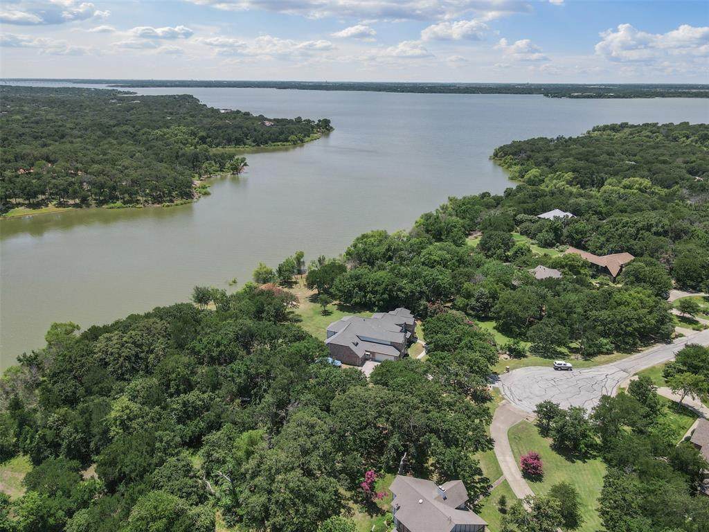 2001 Oak View Court - Photo 1