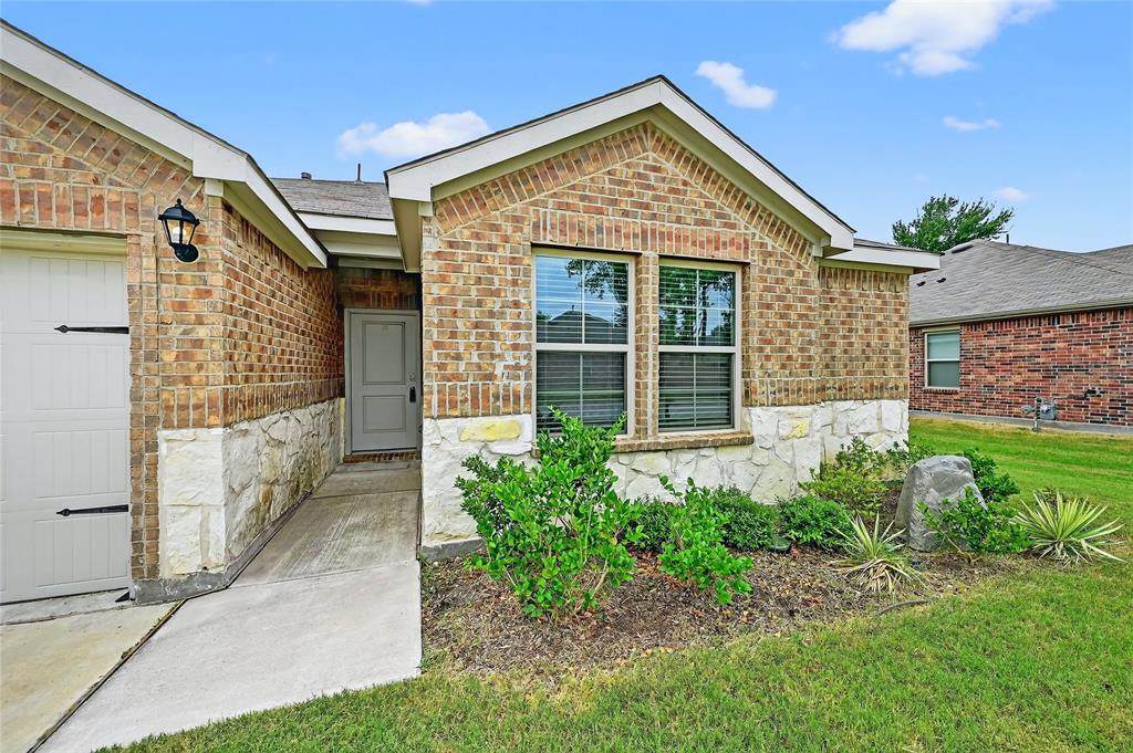 414 Goliad Street - Photo 1