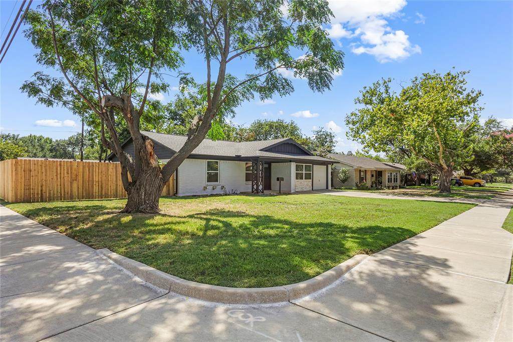 501 Cambridge Drive - Photo 1