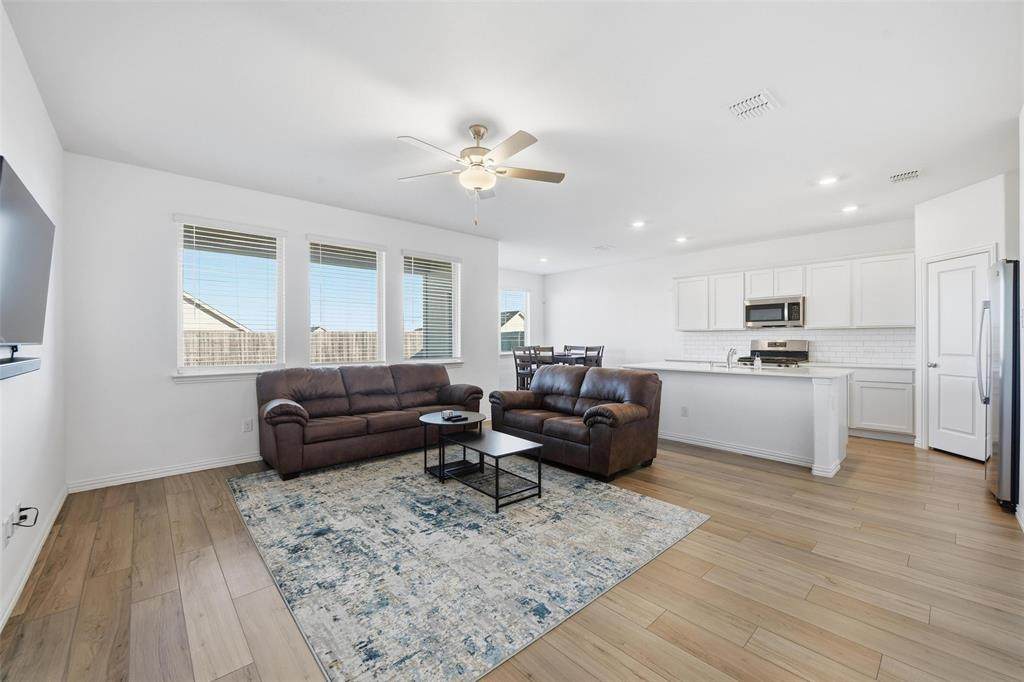 216 Post Oak Street - Photo 1