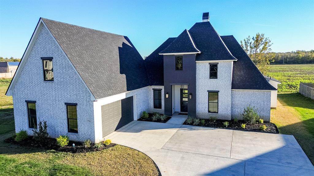 776 Duckwater Landing - Photo 1