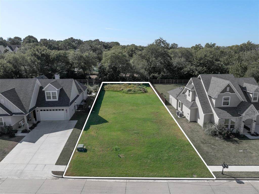 208 Village Way - Photo 1