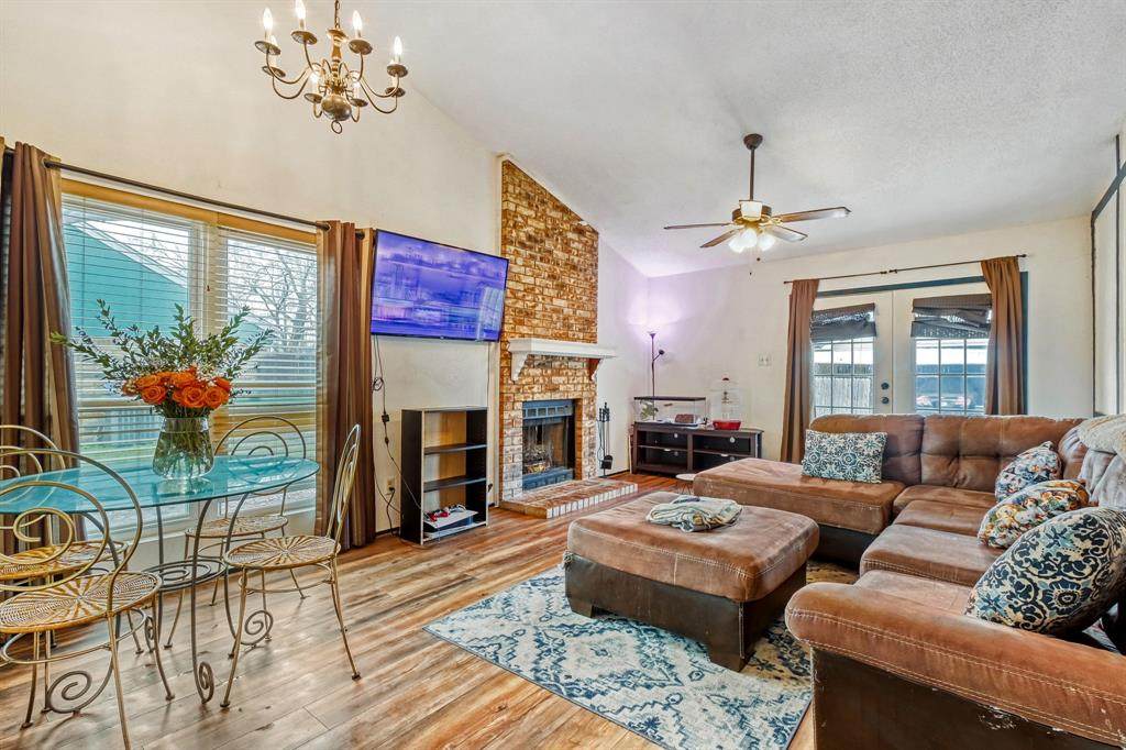 744 Lee Street - Photo 1