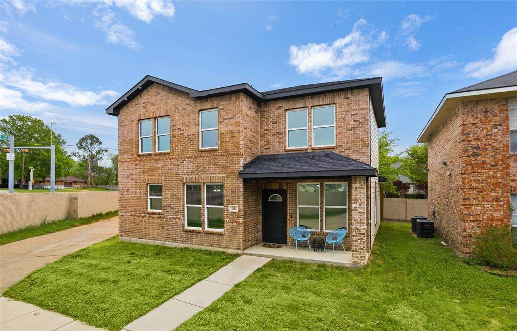 100 Newport Place - Photo 1