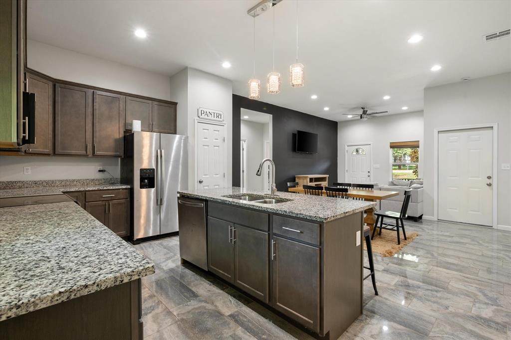 219 County Road 1260 - Photo 1