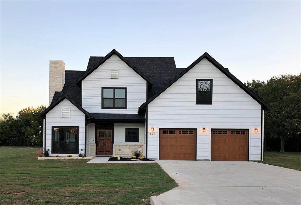 604 Sunrise Drive - Photo 1